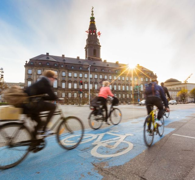 People rides bikes in Copenhagen