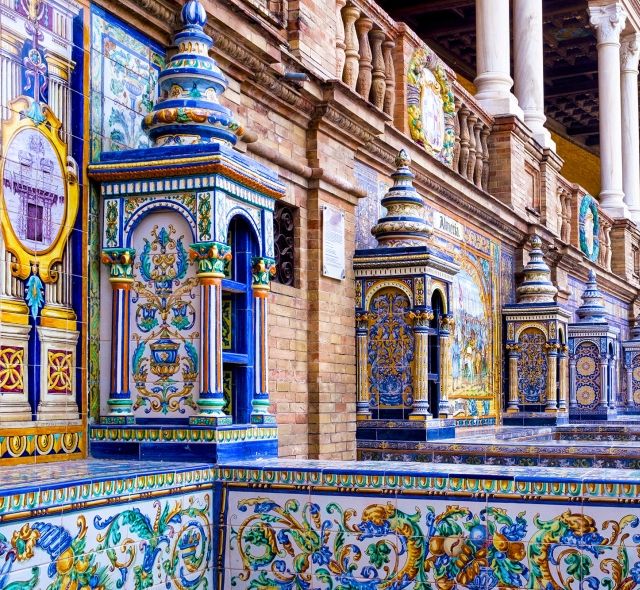 Seville Plaza de Espana columns