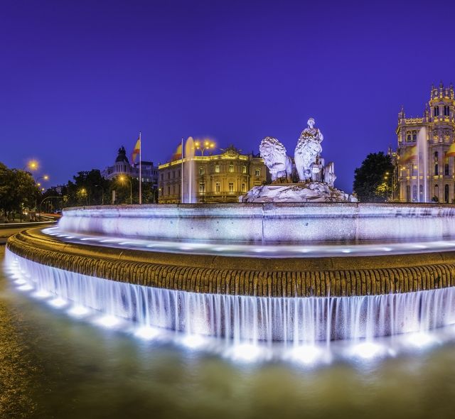 madrid fountains at night