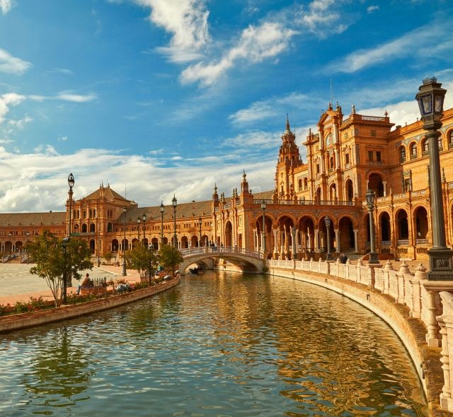 Seville Plaza de Espagna moat