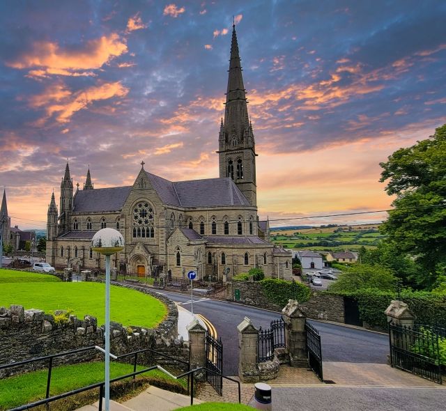 https://www.ciee.org/sites/default/files/styles/640x590/public/images/2023-07/dublin-st-edunans-cathedral-sunset.jpg?h=075a7273&itok=xYz3oe4T