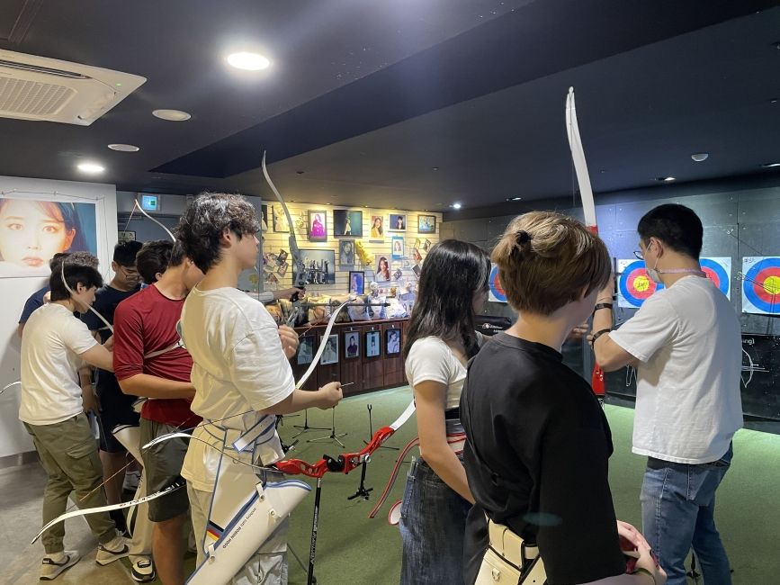 Archery cafe