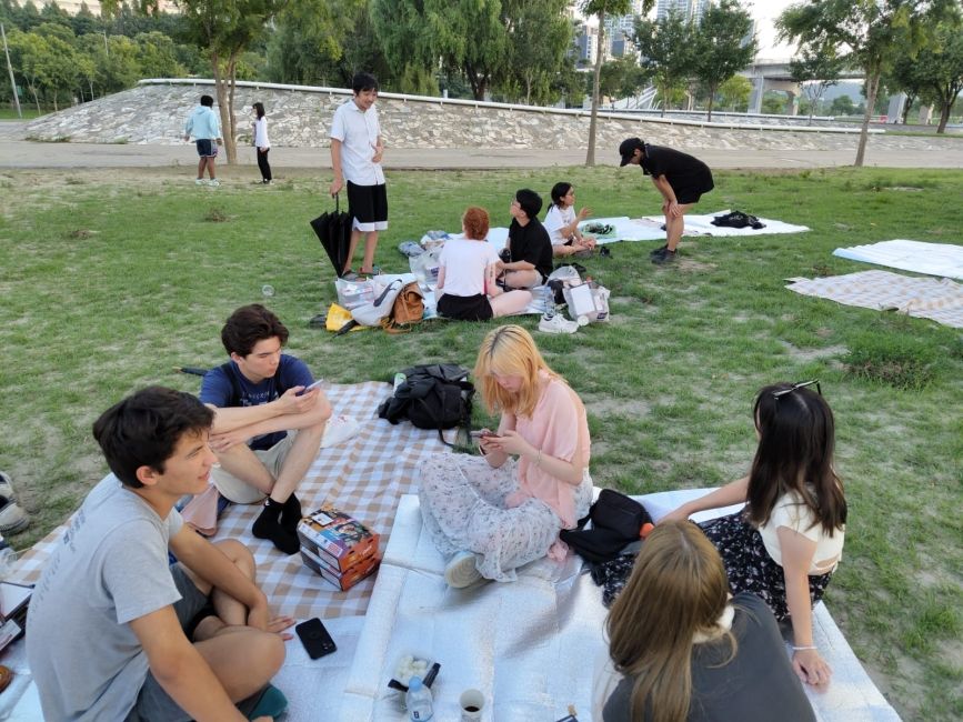 Han River picnic