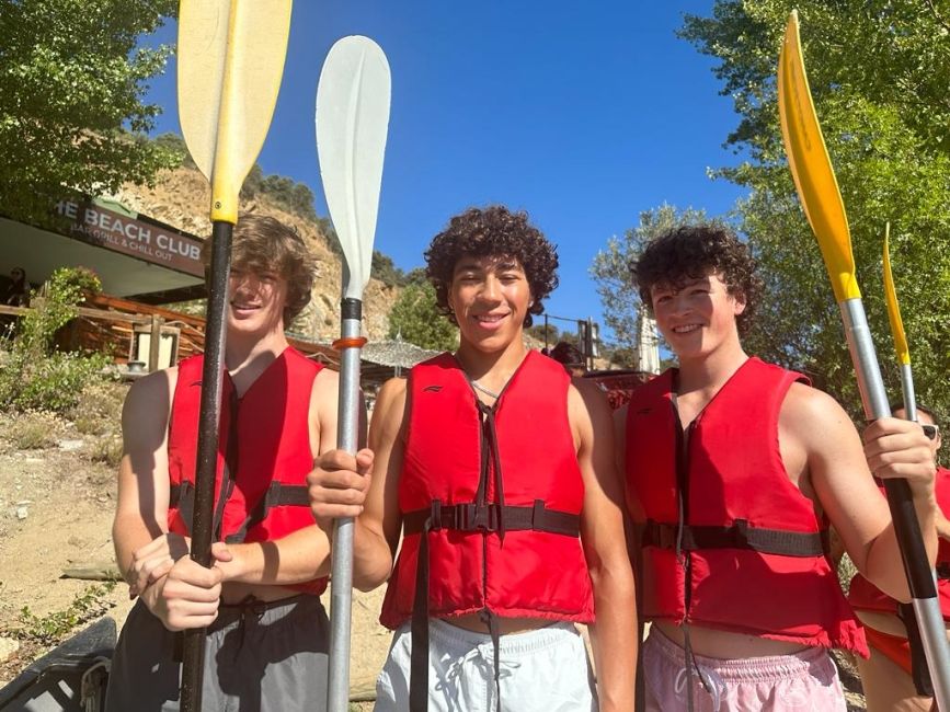 Students kayaking near Segovia