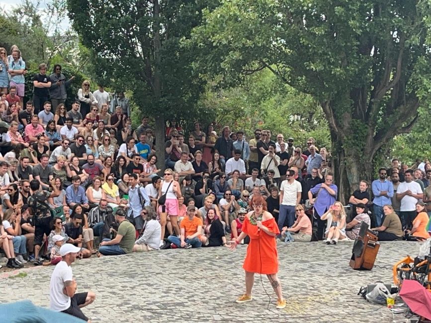 A street performance at Mauerpark