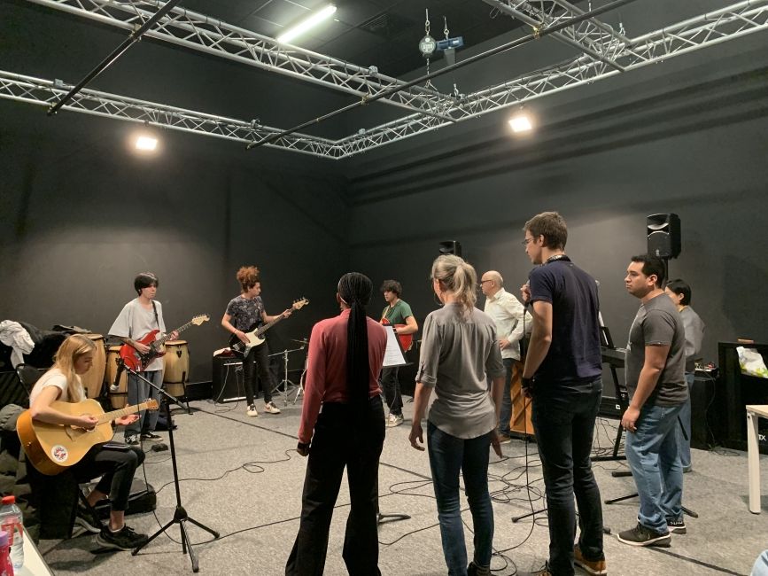 Students during the music workshop at the host institution in Rennes 