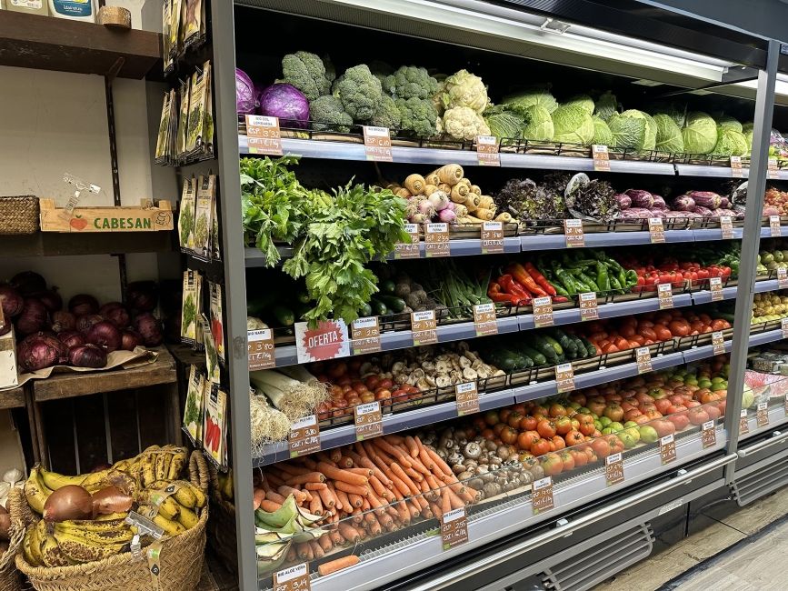 madrid groceries shelf