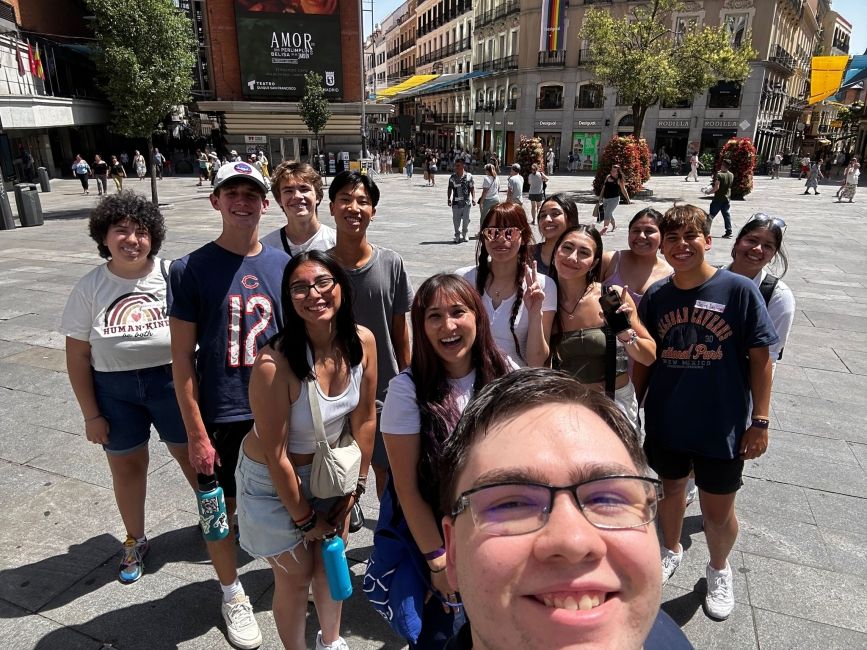 high school summer abroad students together