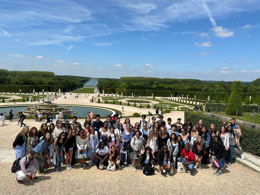 The entire group in the garden.