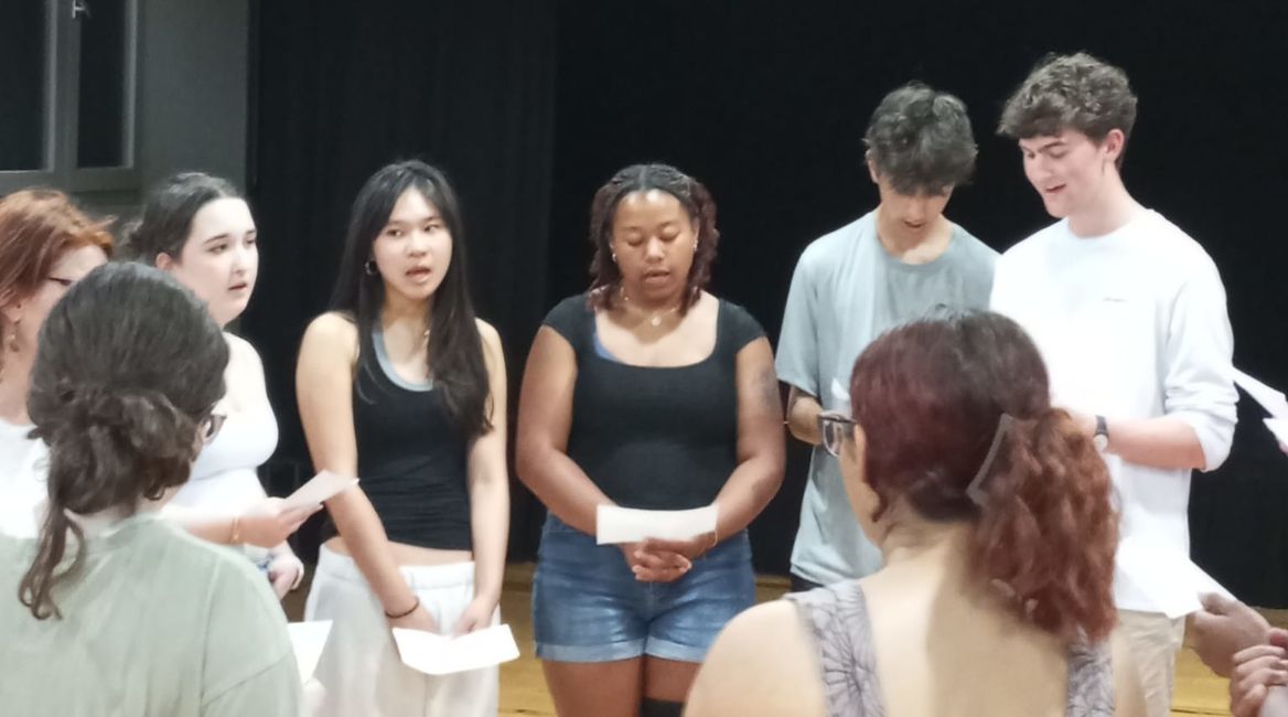 Students singing in Occitan