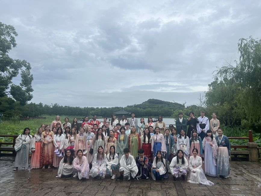 Chinese attire and dress up 
