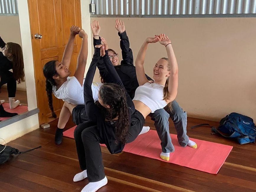 Acroyoga