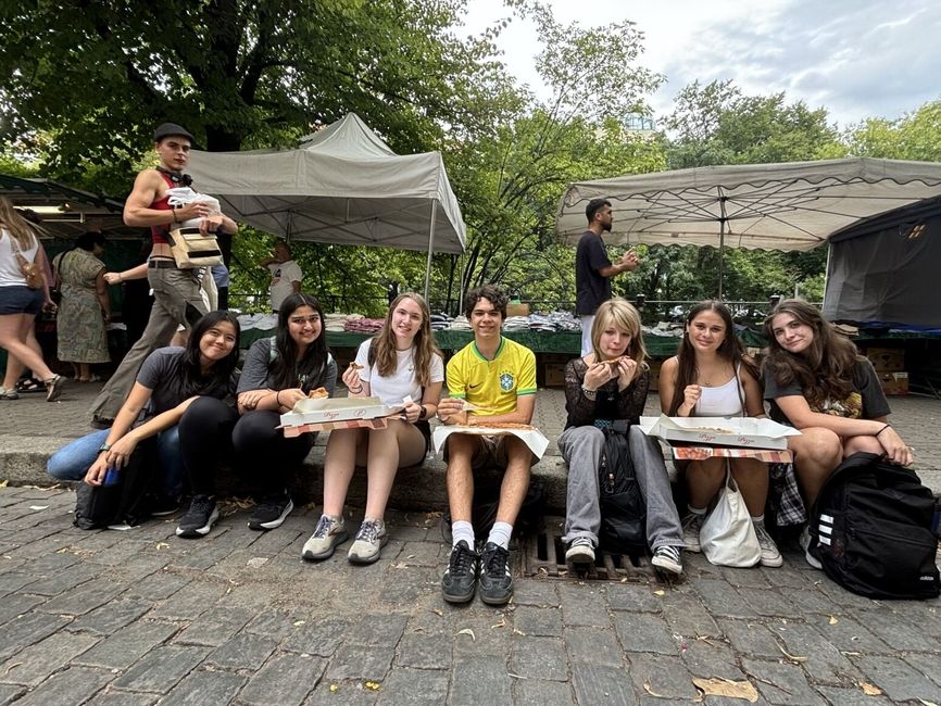 Students use German at open market