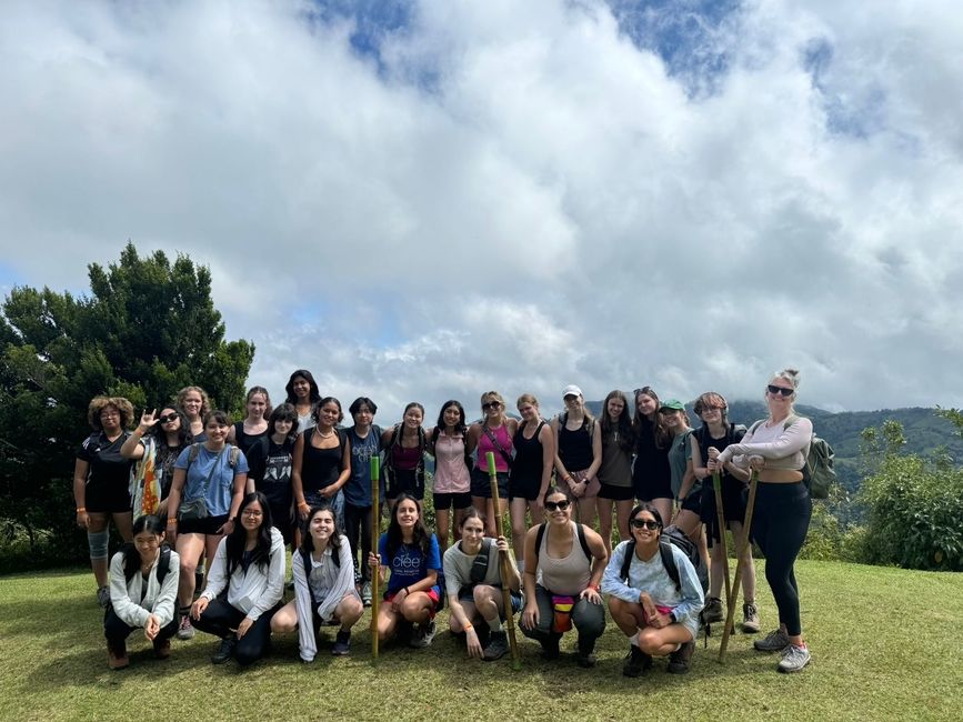 Whole group getting ready to hike