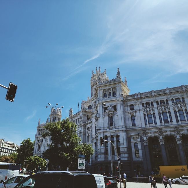 Frontal view of Cibeles