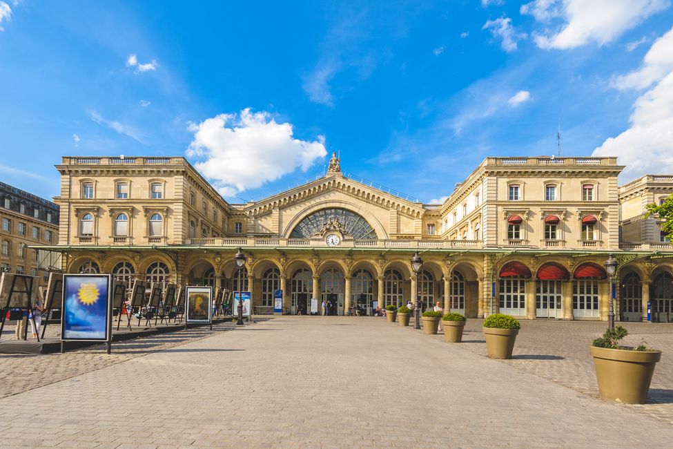 Creative writing program railway in Paris