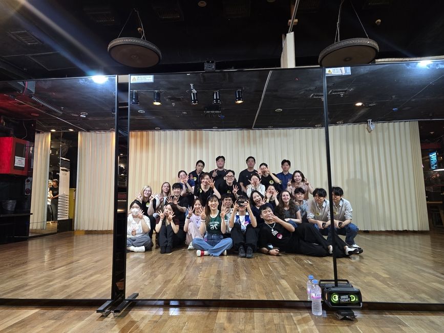 Group picture of Class 13