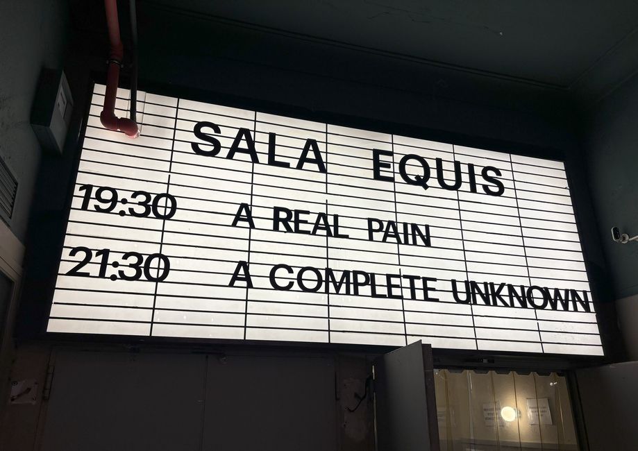 Sala Equis marquee