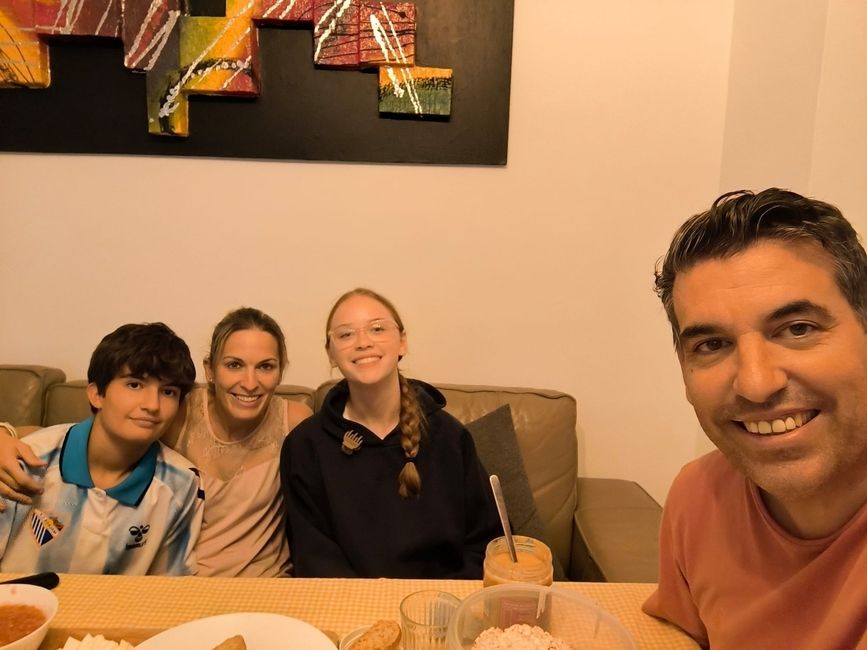 High school student with host family in Spain