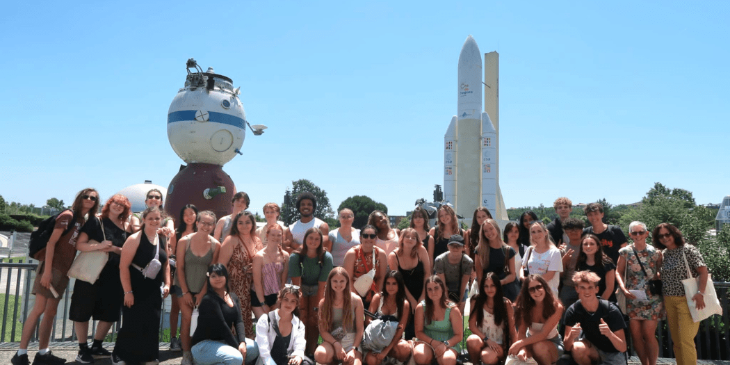 A group of students at Cité de l'Espace in Toulouse