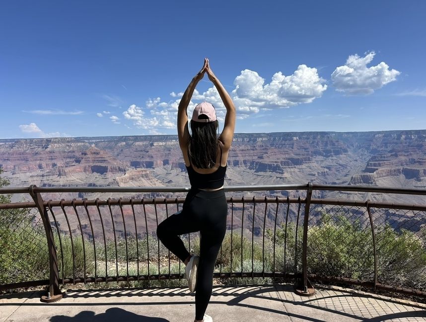 Yi Lun poses at the Grand Canyon.