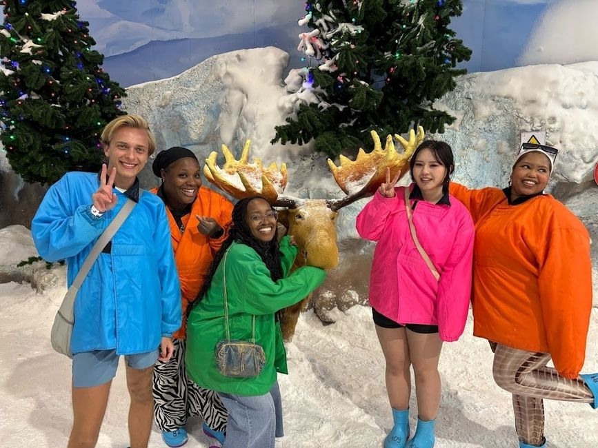 teachers abroad at dreamworld bangkok