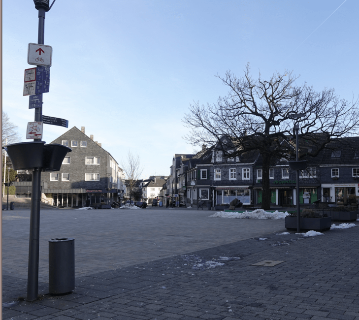 Typical houses and buildings in Hanna's area