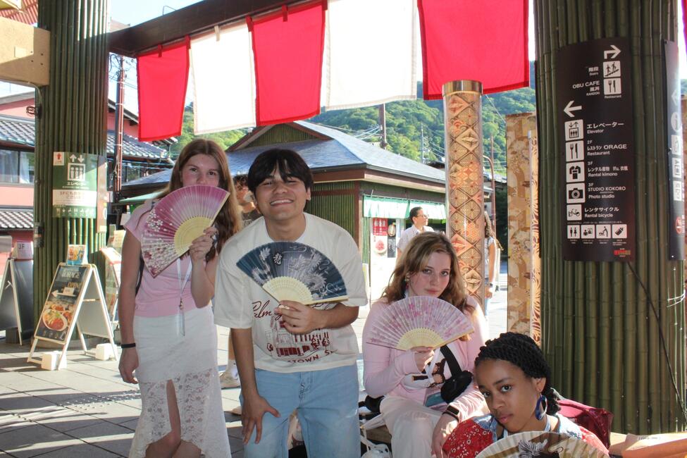 HSSA Students buy Senshu Fans at Uzumasa Kyoto Village