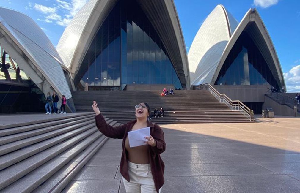 sydney opera house student singing