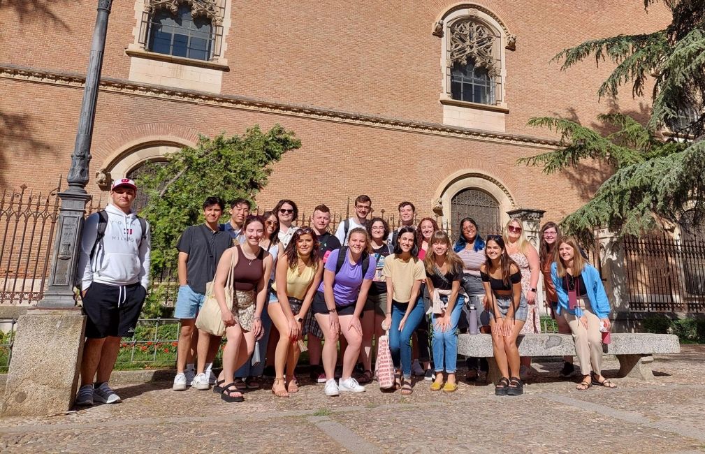 alcala de henares study group in front of building