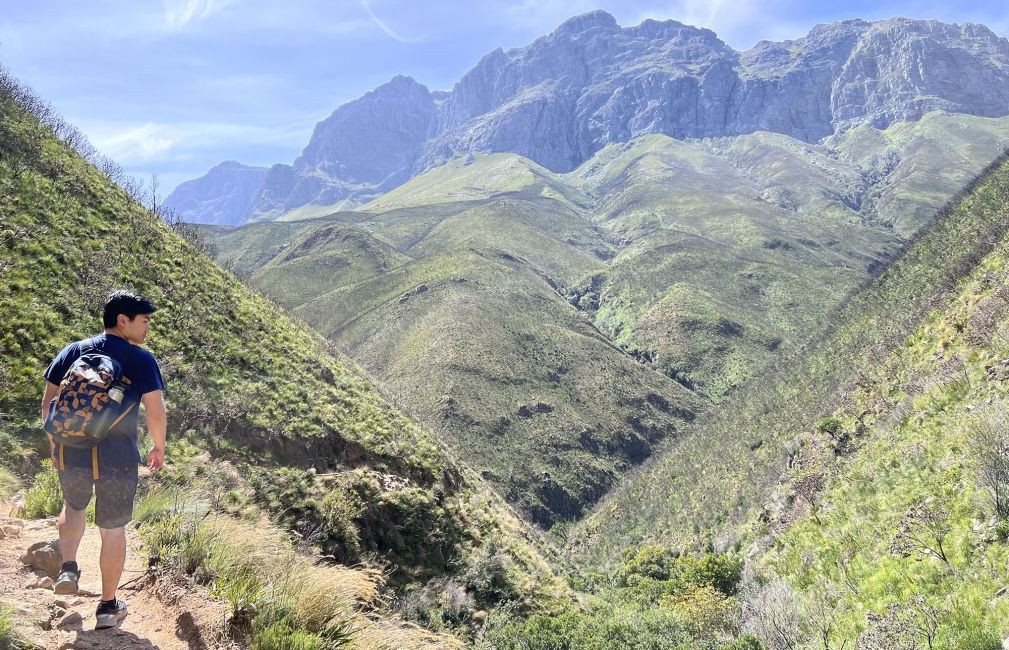 cliff walk in cape town mountains study abroad student