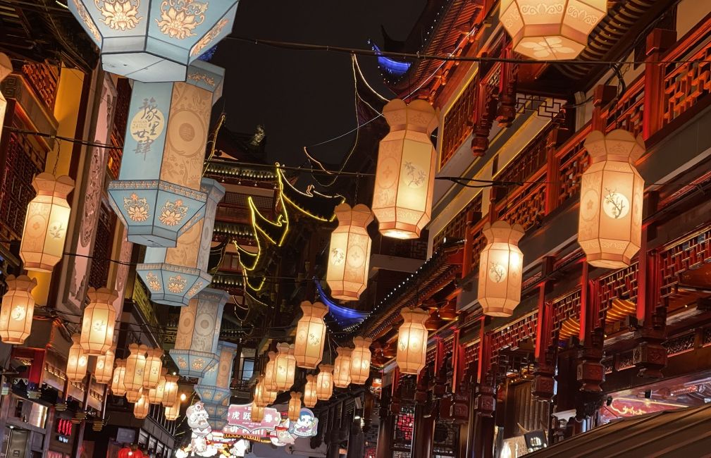 lantern festival at night shanghai