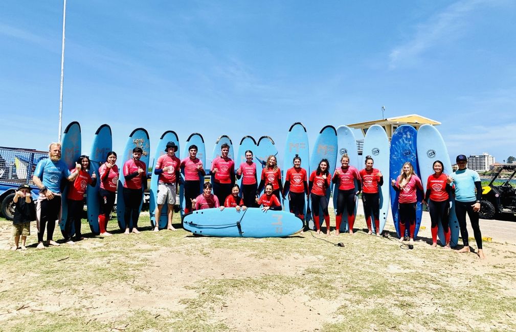 sydney australia surfing school group picture