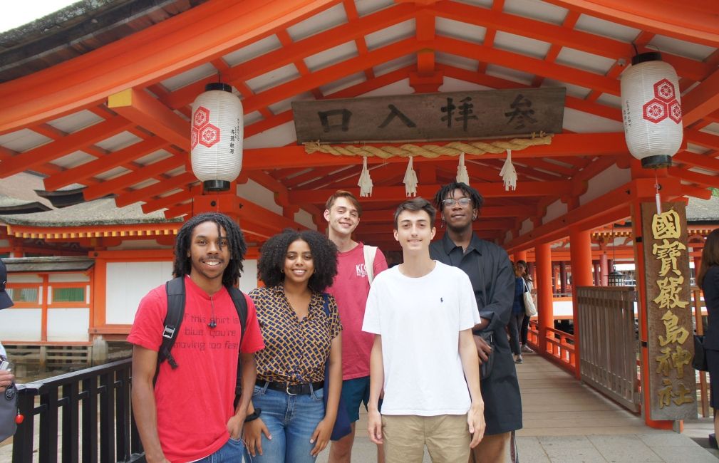 tokyo red temple student group