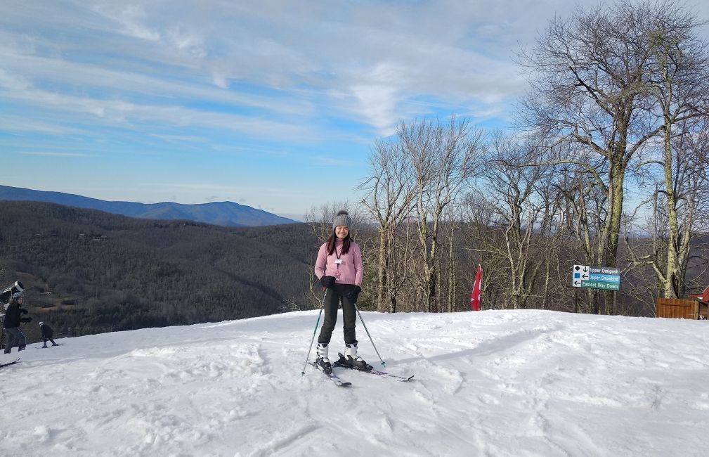 employee skiing in usa