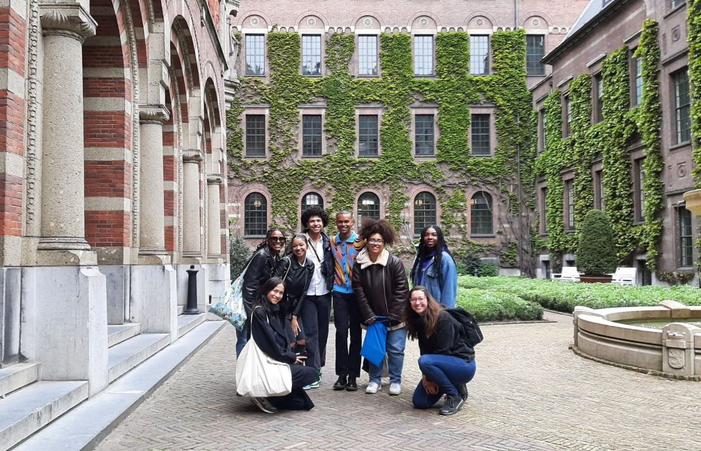 amsterdam students abroad courtyard green building