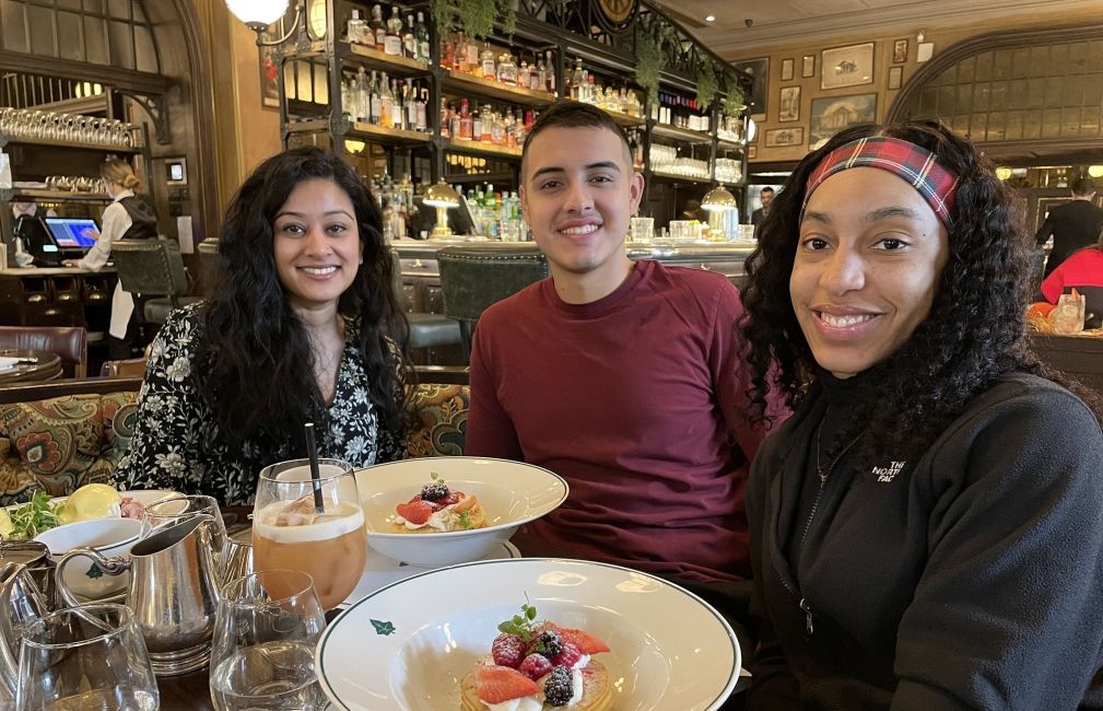 study abroad london students eat together