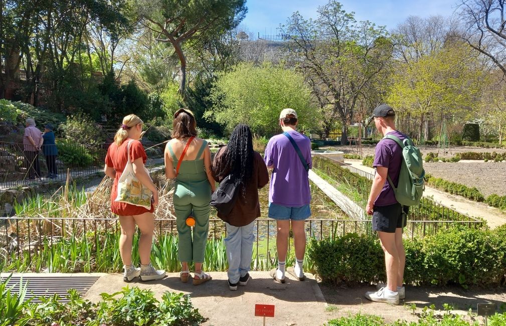 madrid study abroad students in park