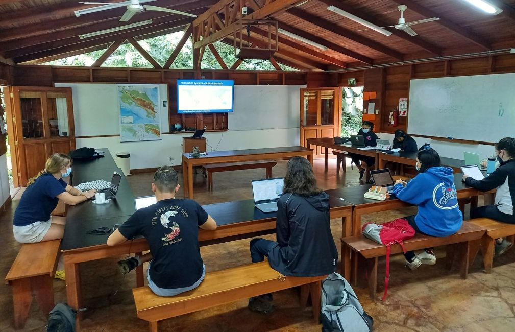 ciee costa rica classroom with students