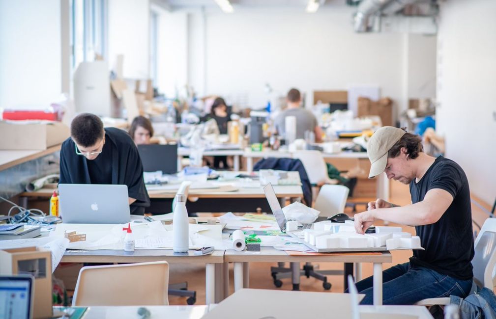 prague interns abroad at desk office