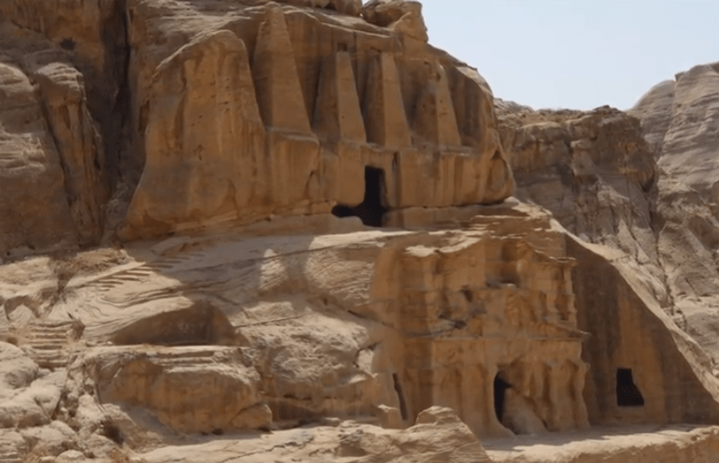 amman jordan desert wall