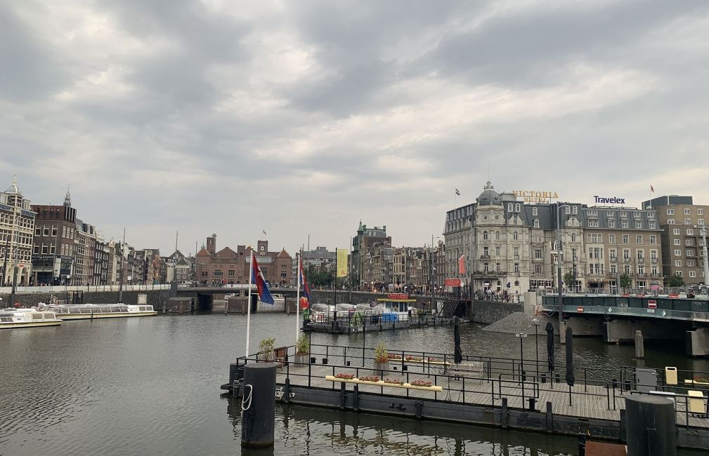 amsterdam canal boats boardwalk