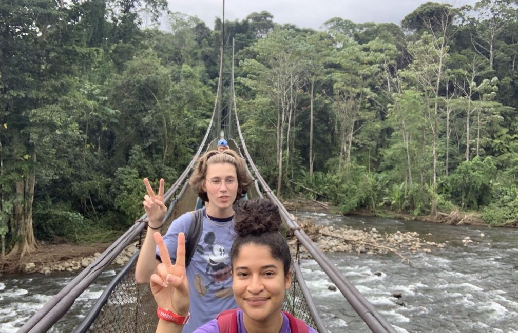 monteverde bridge trip students peace sign