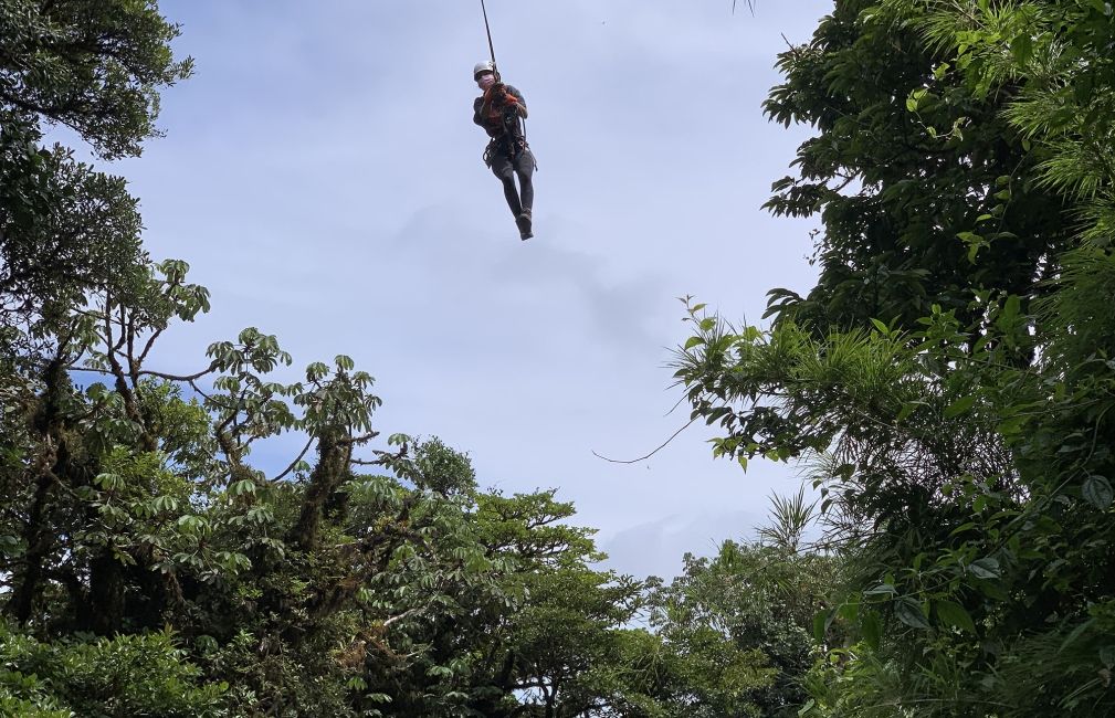 rope swing costa rica student