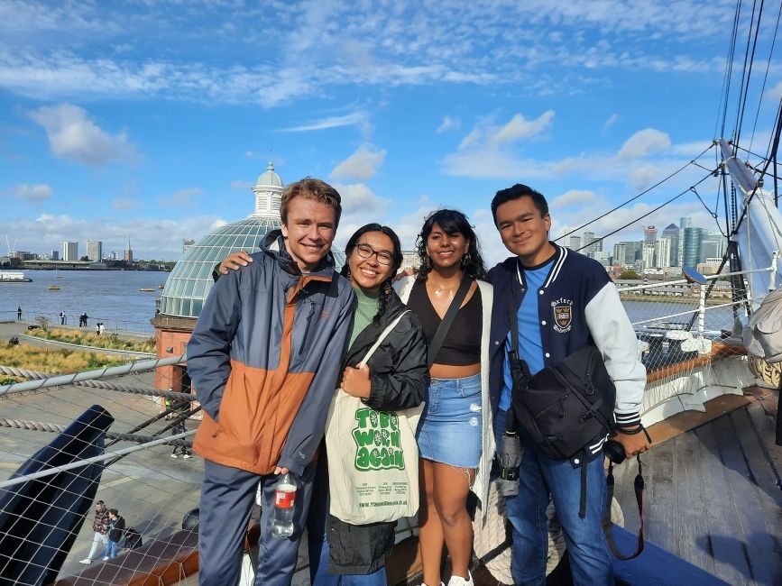 London students on boat