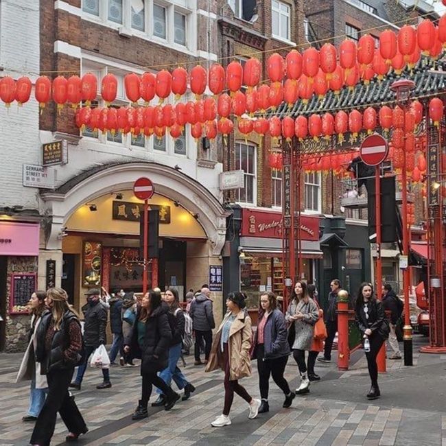 London student group in Chinatown