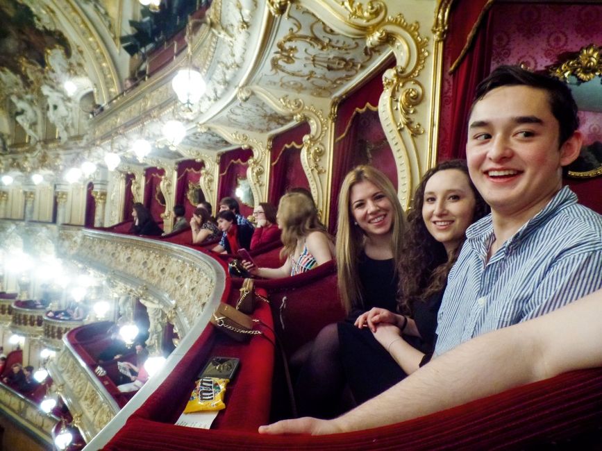 prague students in national theater