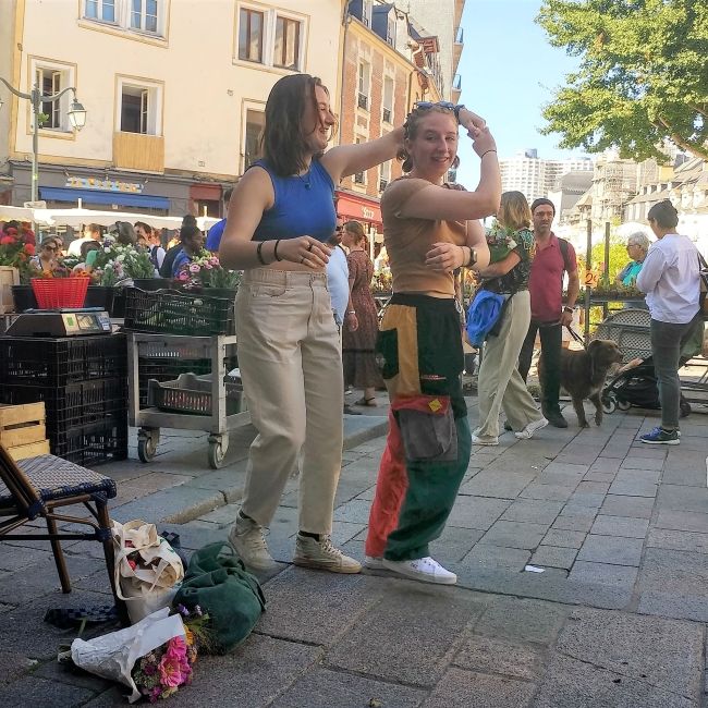 dancing rennes street students