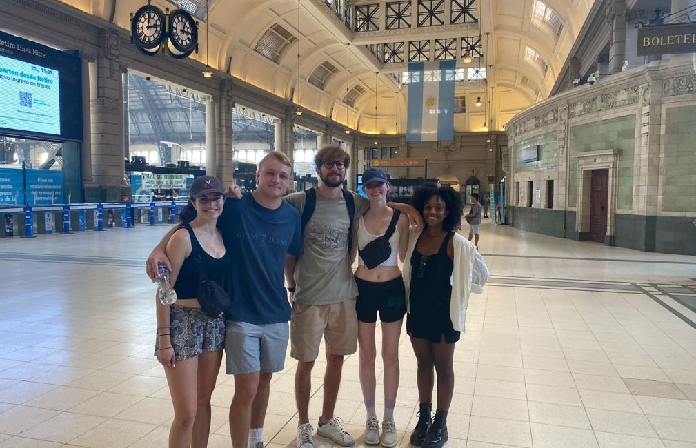 buenos aires terminal students traveling