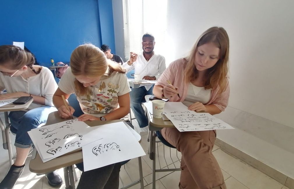 amman students calligraphy class